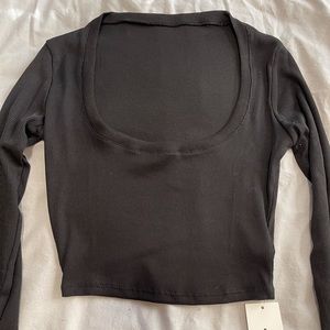 Women’s black ribbed long sleeved crop top S